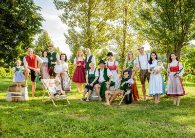 weinschloss-koarl-thaller-familienfoto